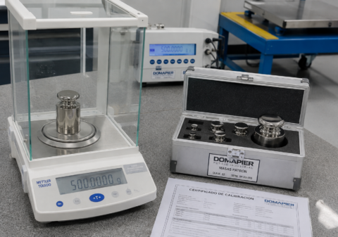 Calibración de balanzas con masas patrón en Chile